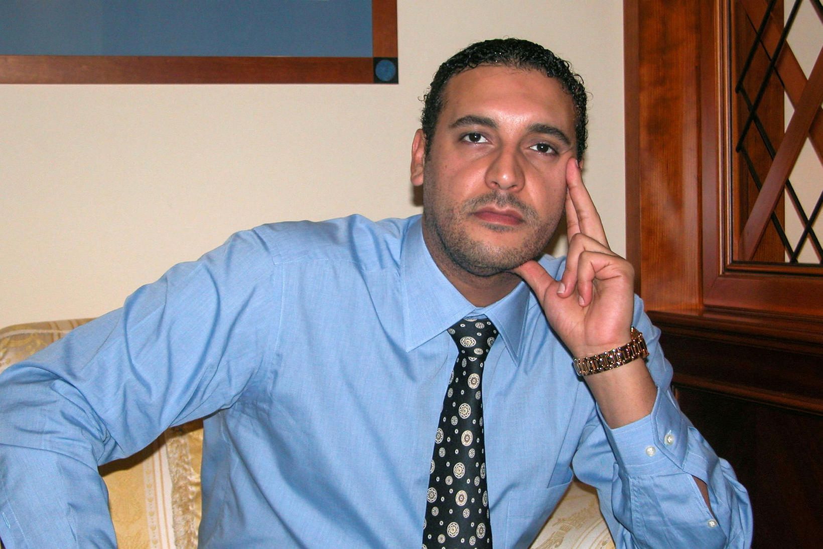 Sonur Gaddafis laus úr fangelsi