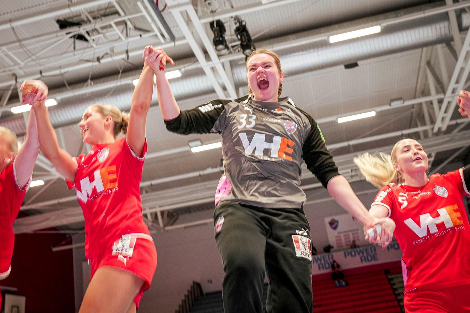 Margrét Einarsdóttir fagnar sigri með Haukum fyrr á árinu.