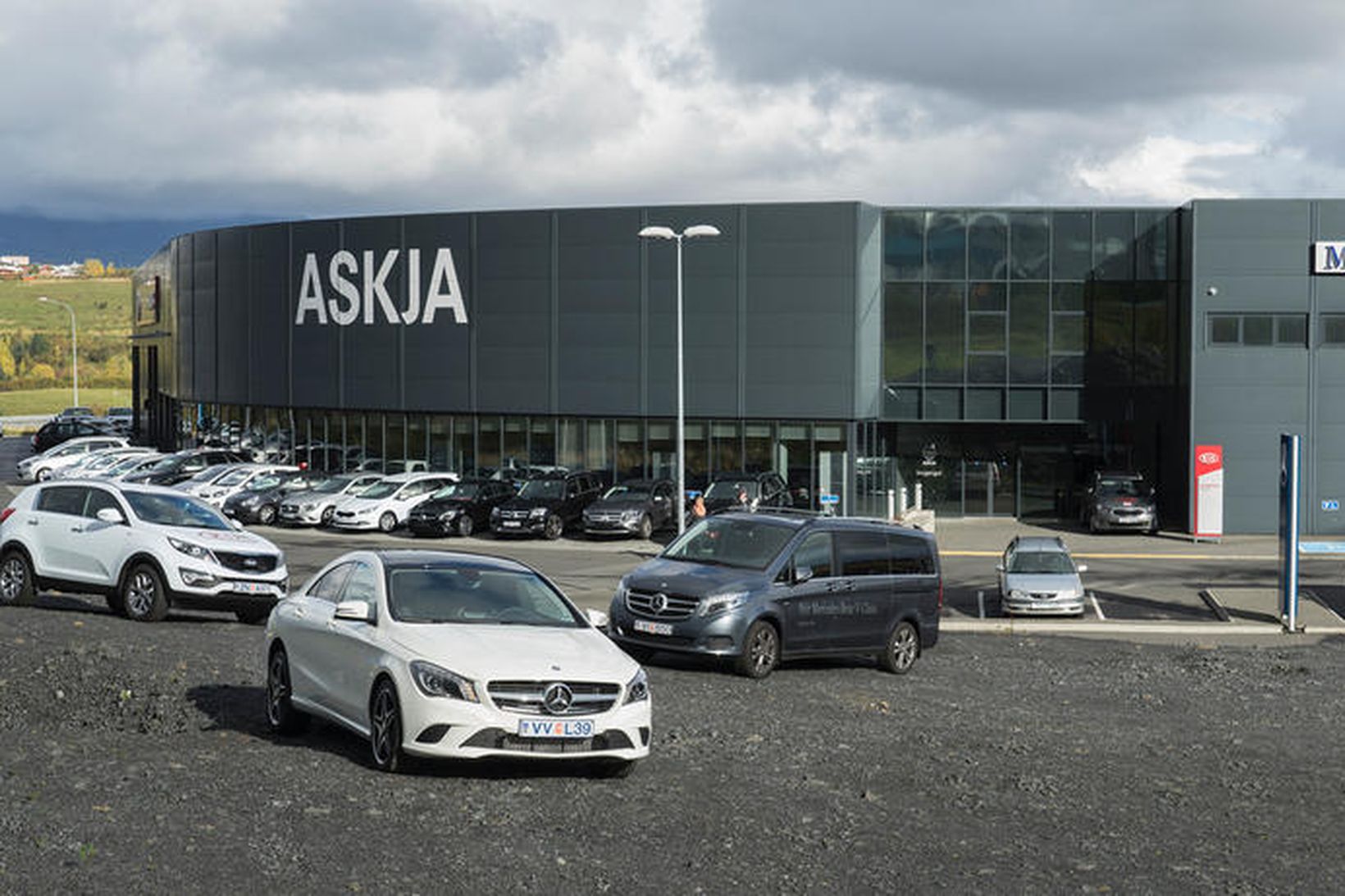 Mercedes-Benz og Kia bílar verða til sýnis í Öskju á …