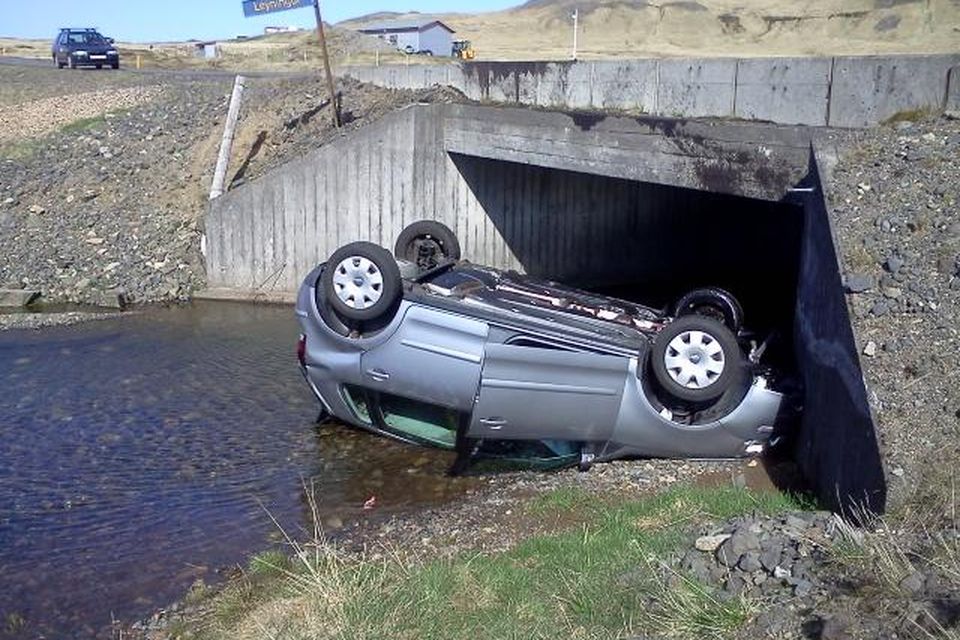 Með ólíkindum þykir að konan hafi sloppi jafn vel og raun ber vitni.