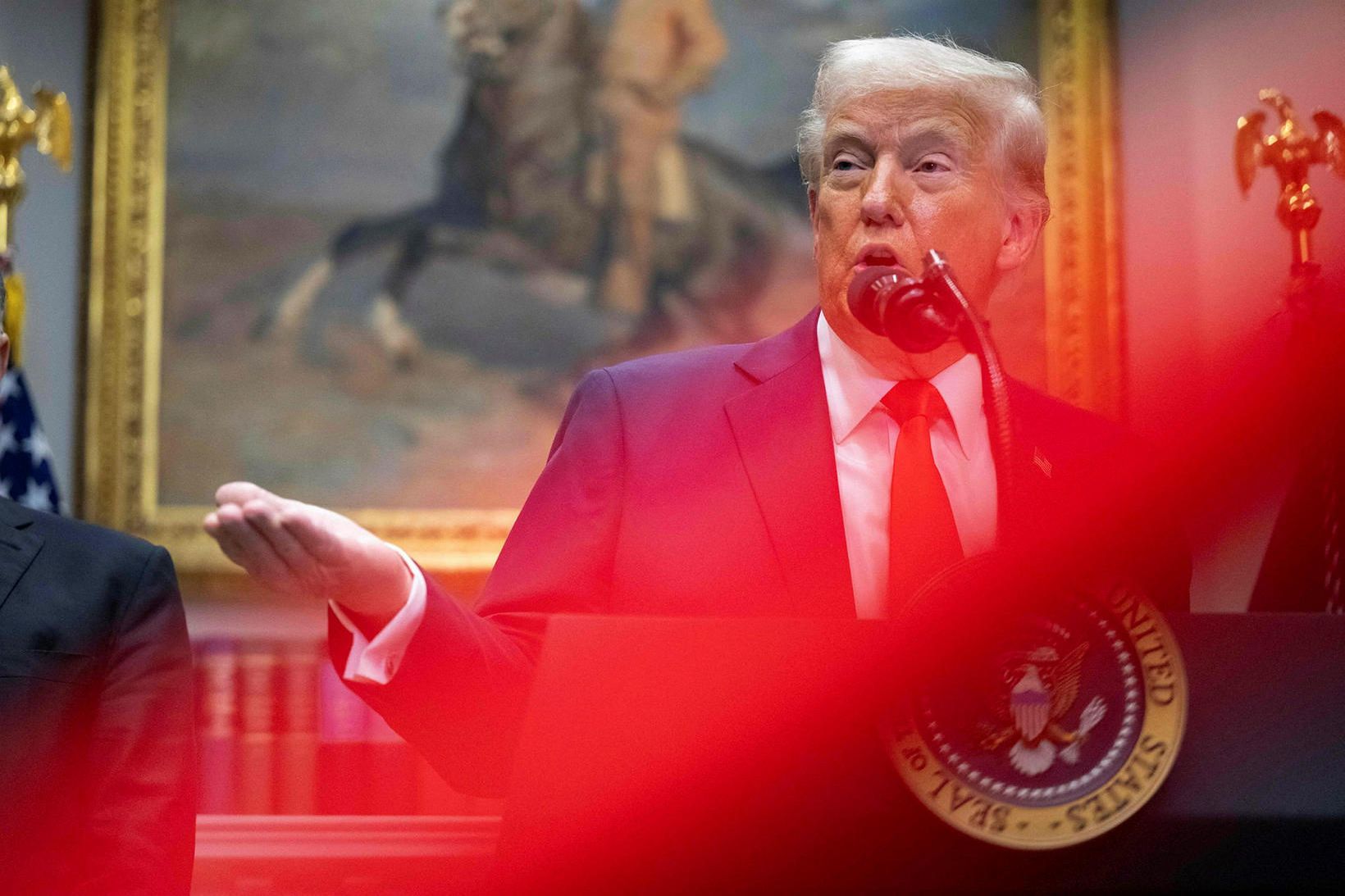 Donald Trump ræddi við blaðamenn á blaðamannafundi í Hvíta húsinu …