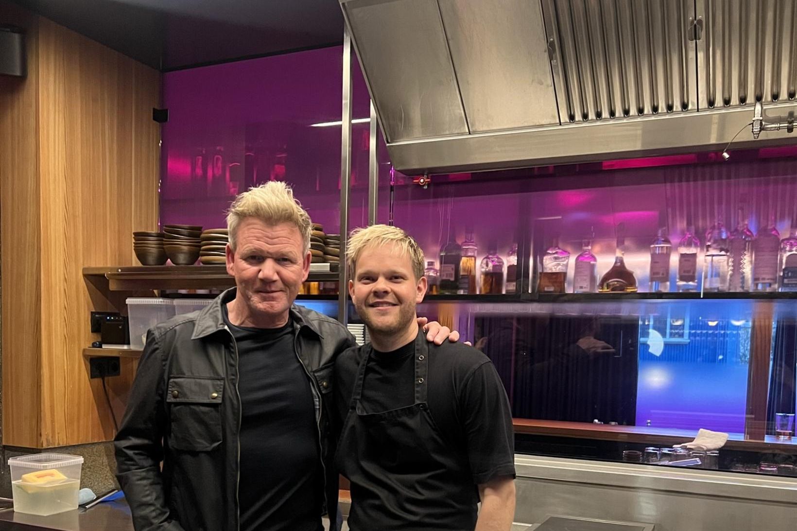 Stjörnukokkurinn og Íslandsvinurinn Gordon Ramsay í góðum félagsskap með Sigurði …