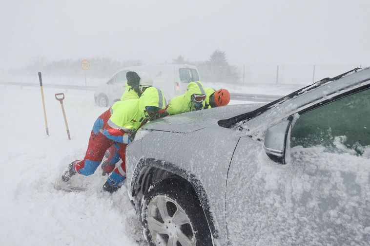 Difficult driving conditions after 4 PM
