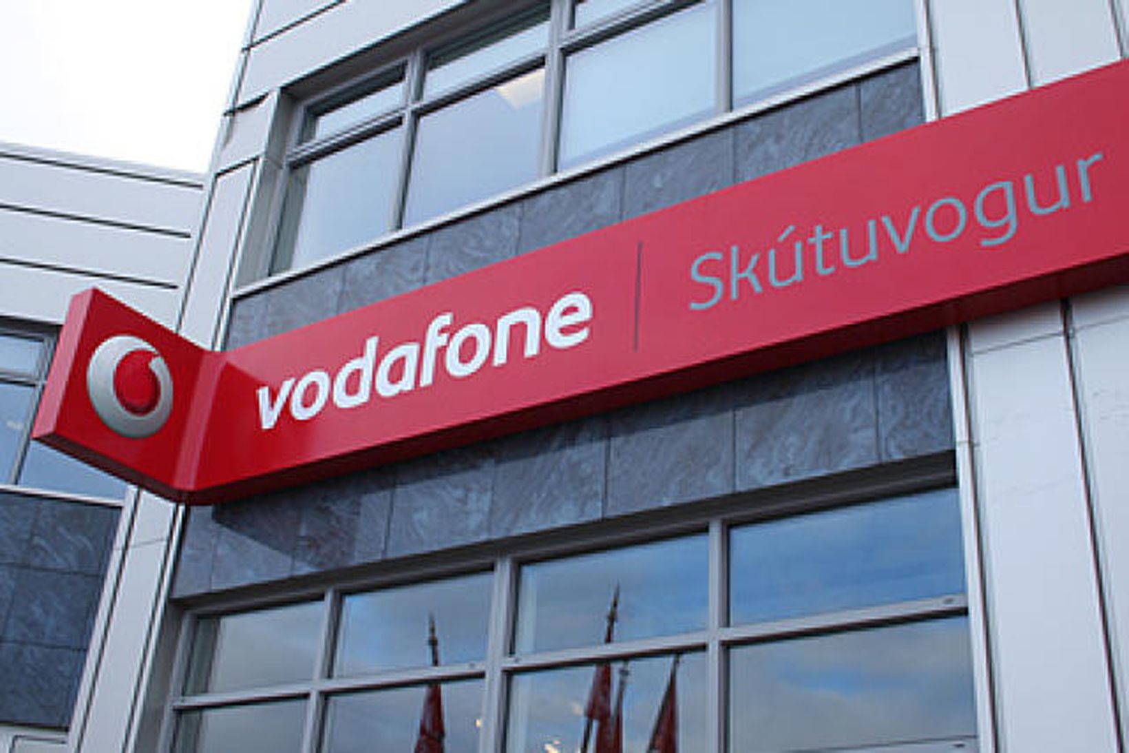 Gengi Vodafone er lægra en útboðsgengið.