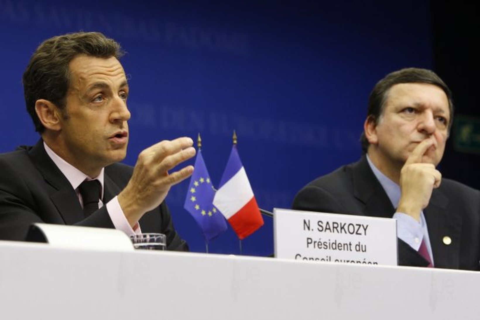 Nicolas Sarkozy, forseti Frakklands, og Jose Manuel Barroso, forseti framkvæmdastjórnar …