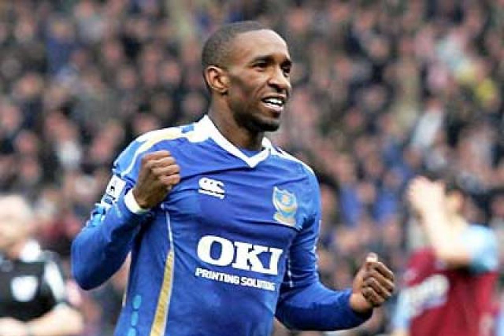 Defoe skoraði fyrra mark Portsmouth.