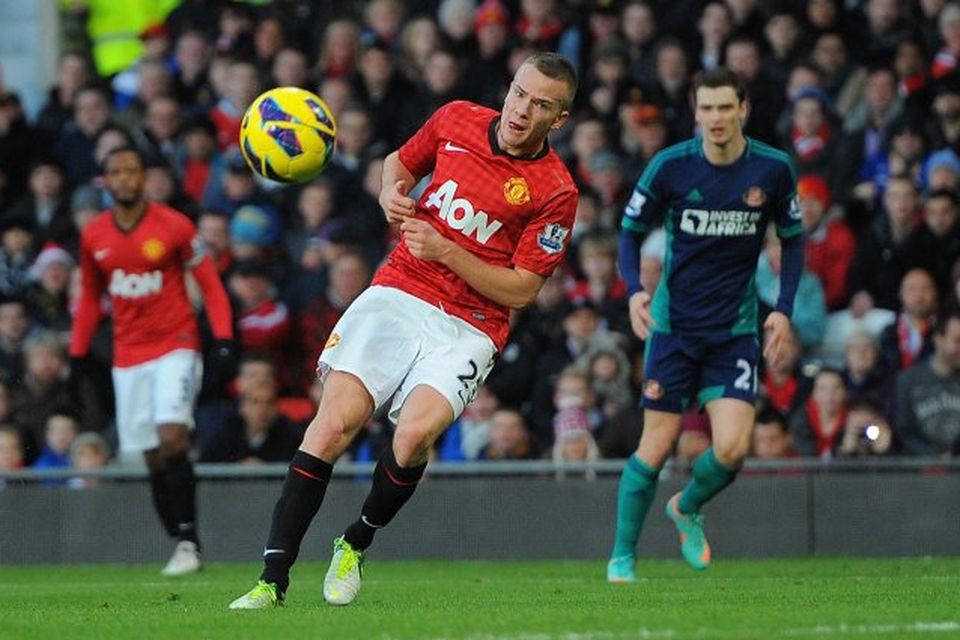 Tom Cleverley skorar annað mark Manchester United gegn Sunderland í leik liðanna í dag.