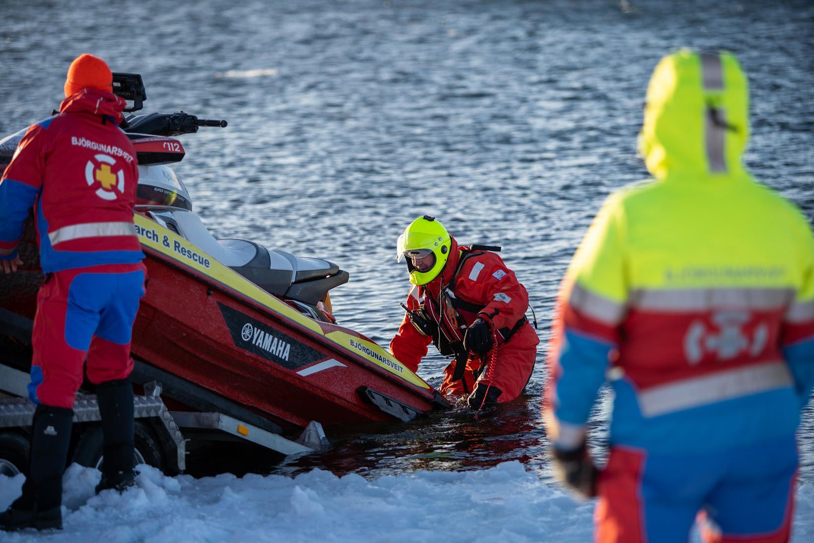 Frá leitaraðgerðum við Þingvallavatn.