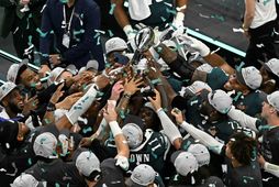 Leikmenn Philadelphia Eagles fagna sigrinum í nótt.