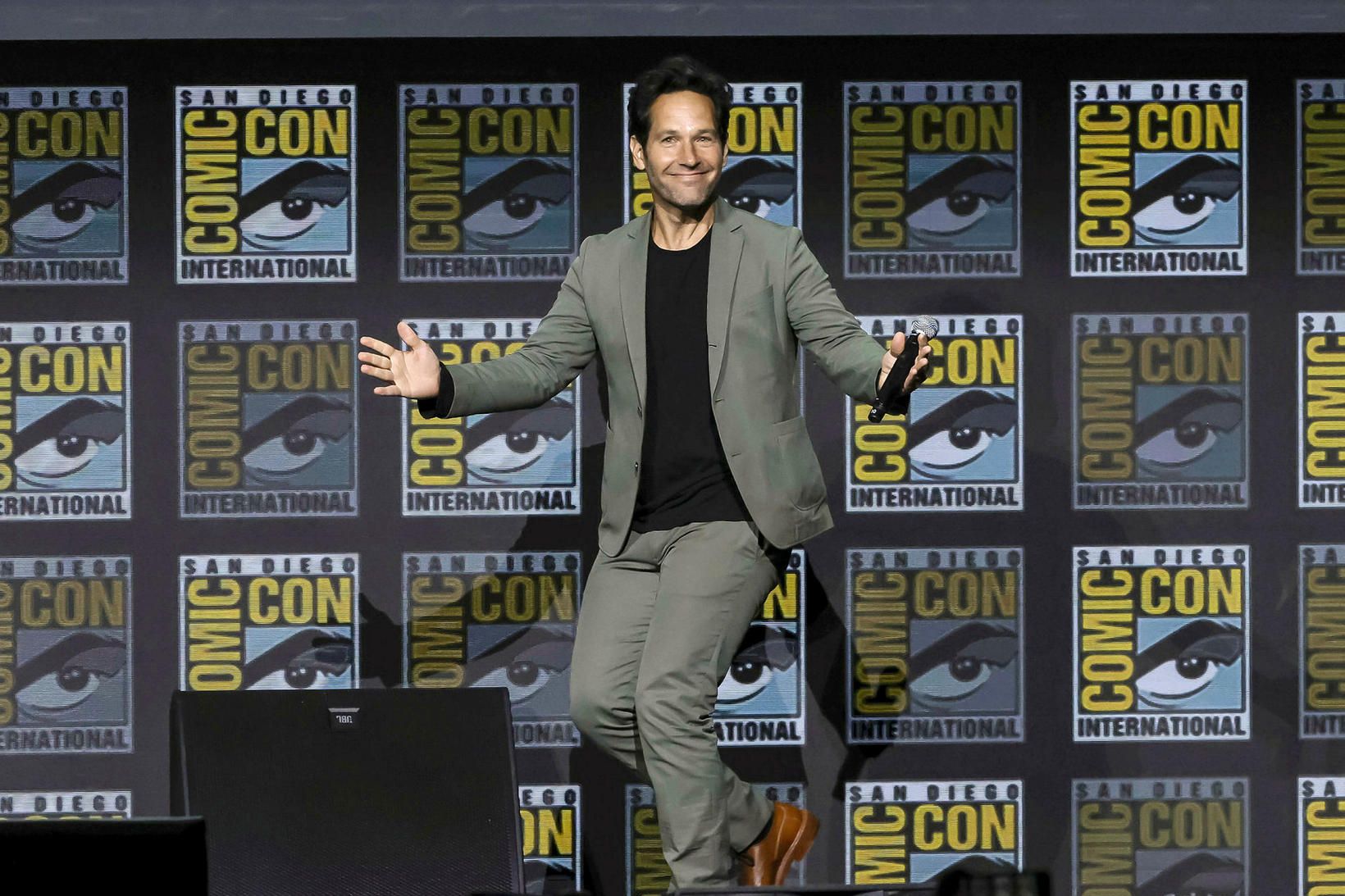 Paul Rudd stígur á svið á Comic-Con. Leikarinn leikur hlutverk …