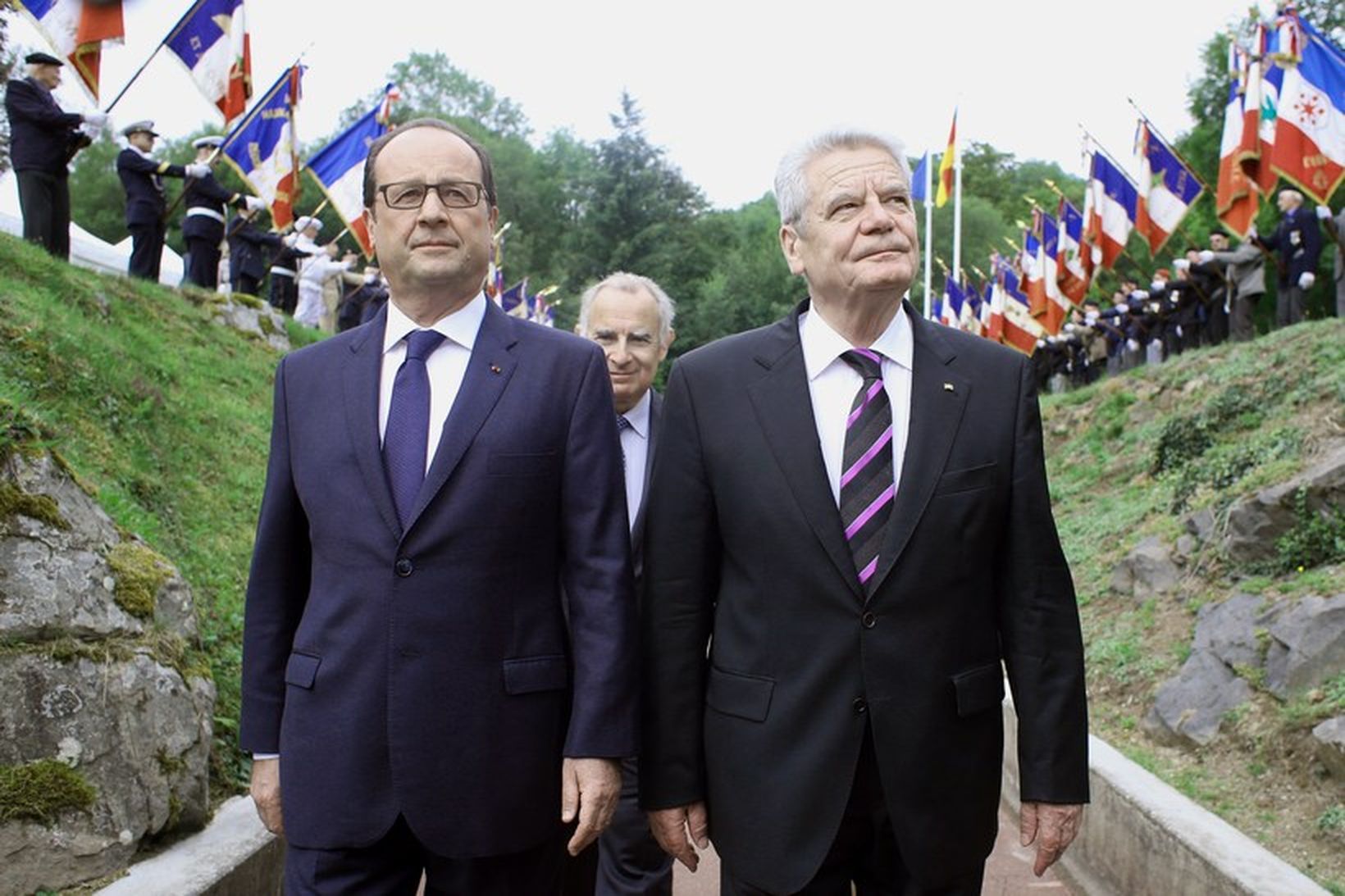 Hollande og Gauck - Forsetar ríkjanna tveggja við minningarathöfn í …