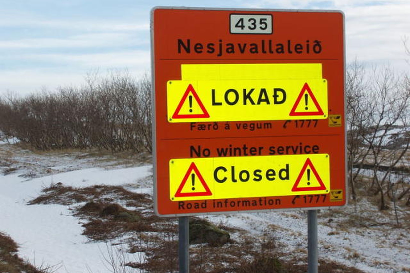 Nesjavallaleið var ófær í nótt.