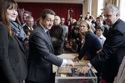 Nicolas Sarkozy kýs í París í morgun.