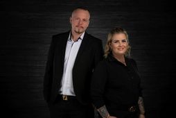 Hákon Freyr Hovdenak og Brynja Hjaltalín eigendur Hovdenak Distillery eimingarhússins og hafa unnið til fjölda …