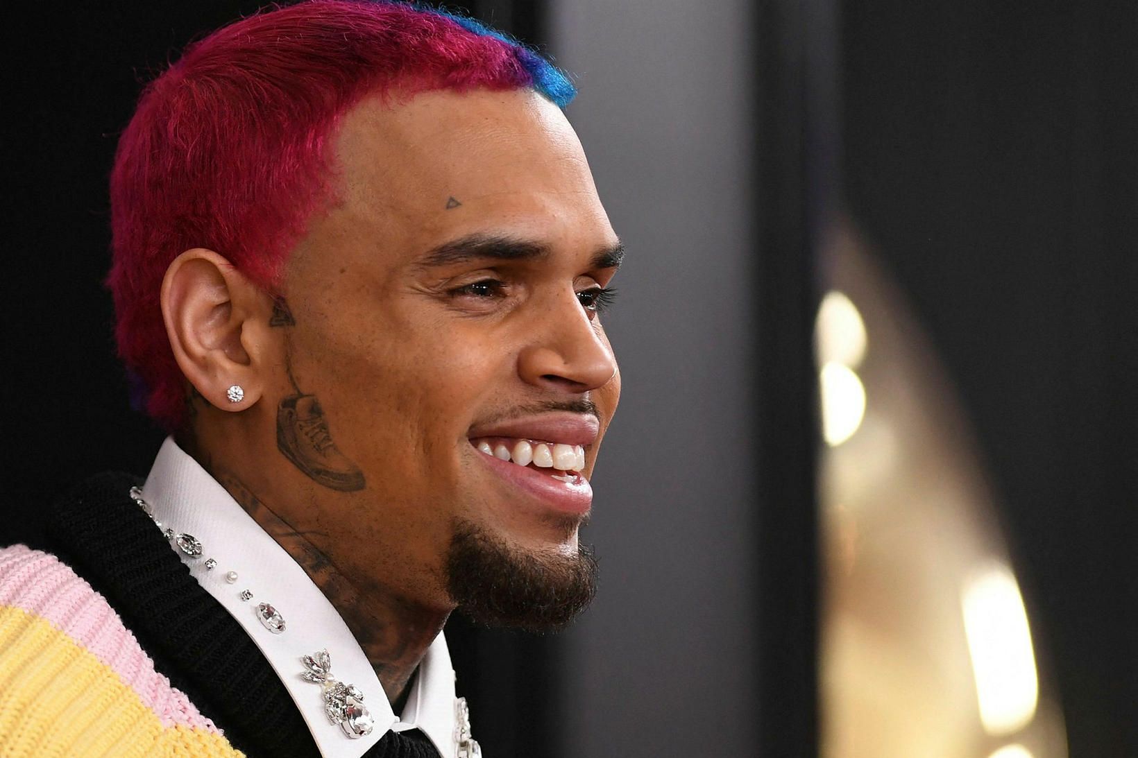 Bandaríski rapparinn Chris Brown á Grammy-verðlaunahátíðinni í janúar, 2020.