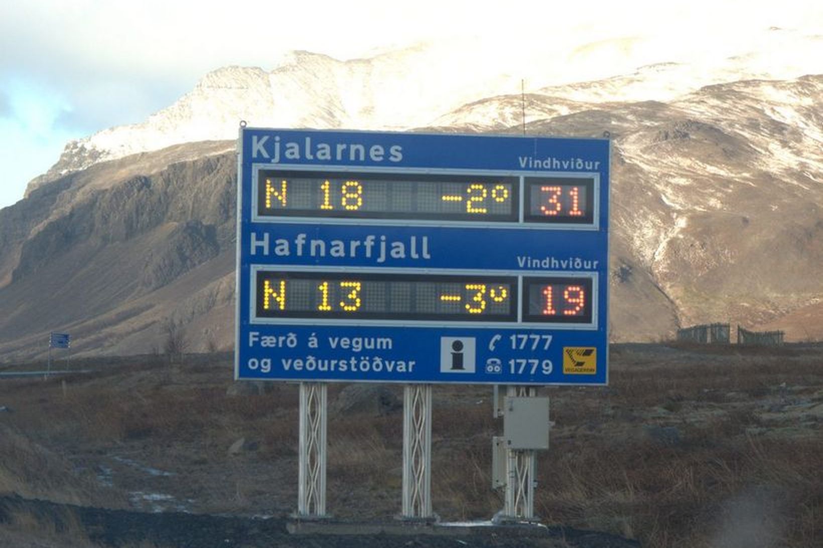 Óveður er á Kjalarnesi.