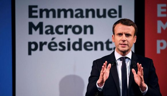 Macron leiðir í skoðanakönnum