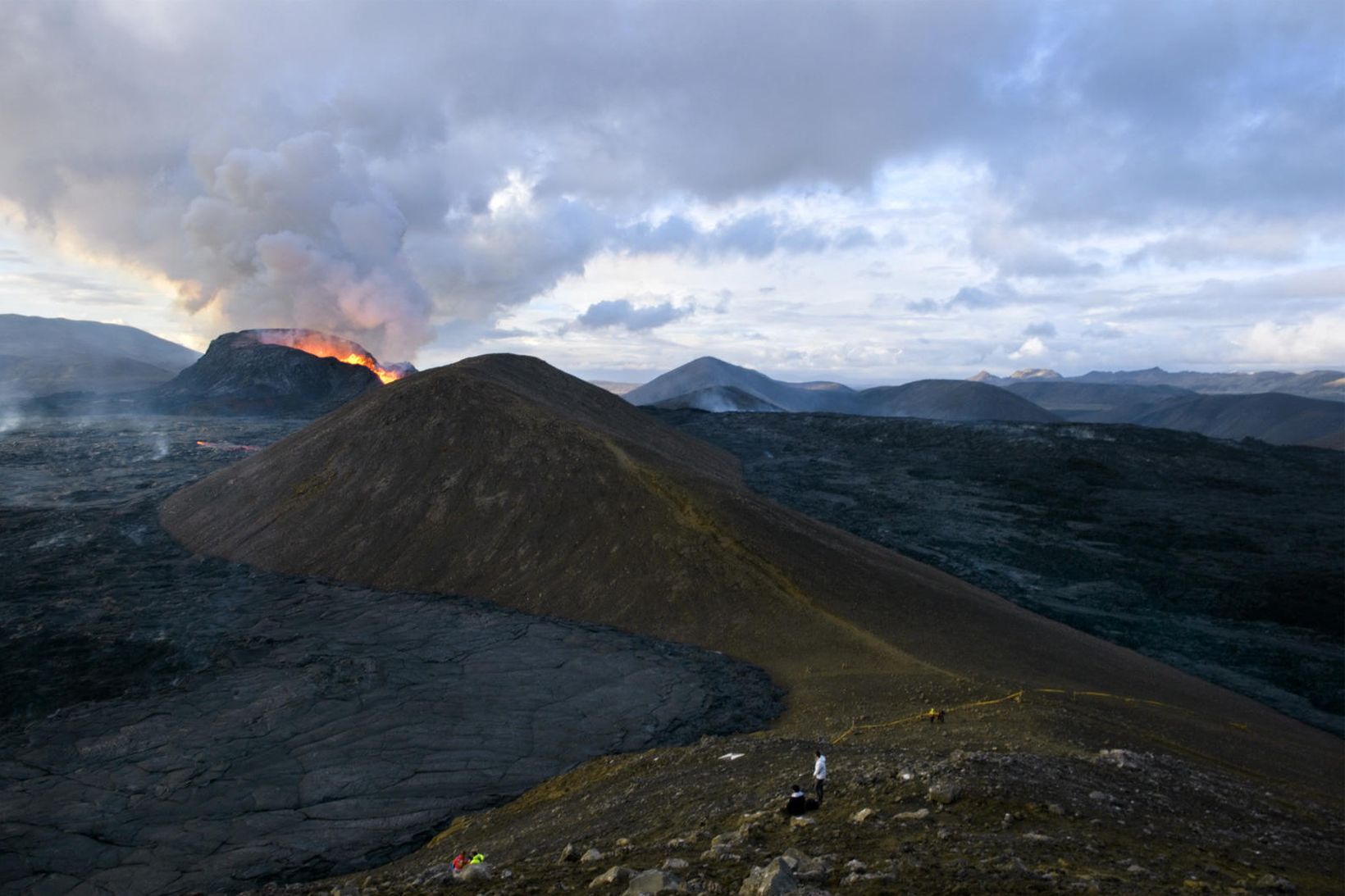 Horft yfir haftið sem óttast er að flæði yfir og …