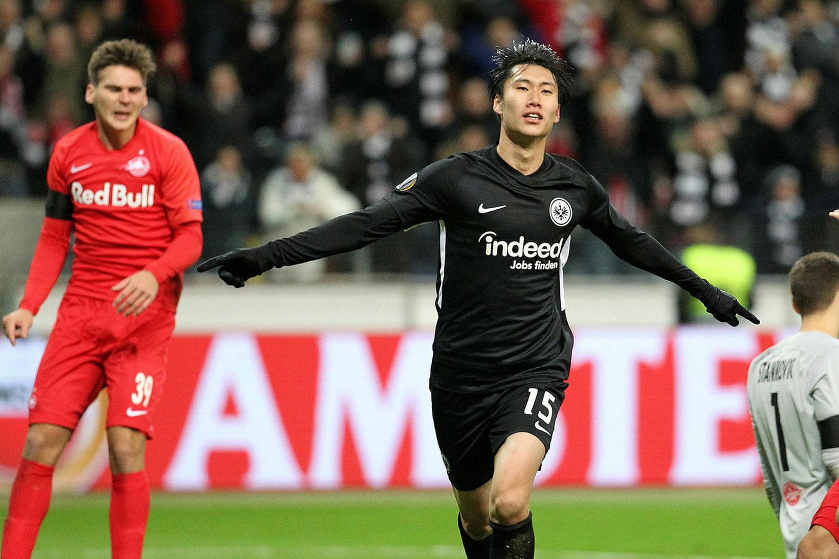 Daichi Kamada skoraði þrjú mörk fyrir Eintracht Frankfurt í fyrri …