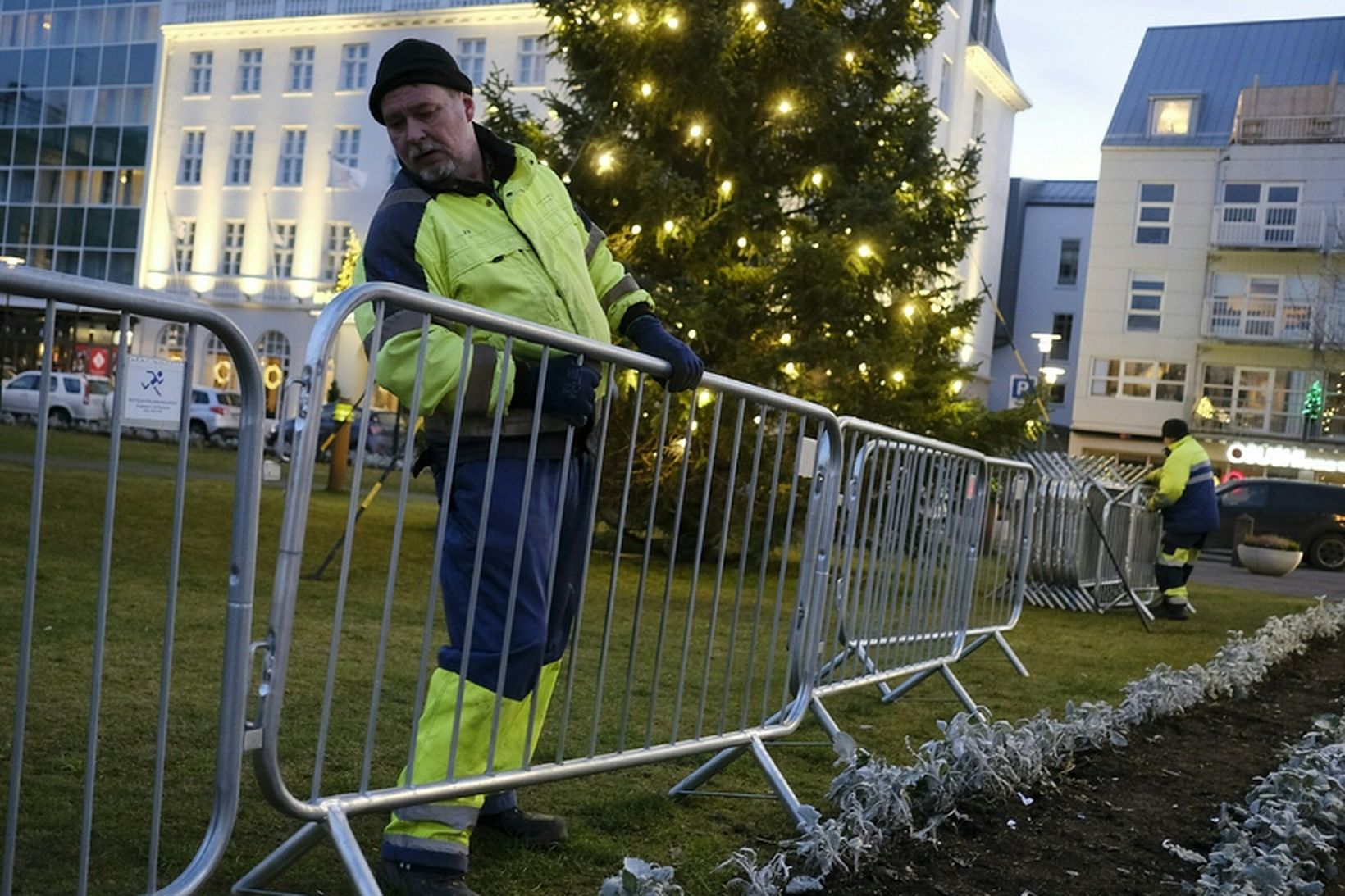 Nokkur ár eru liðin frá því að þessar girðingar voru …