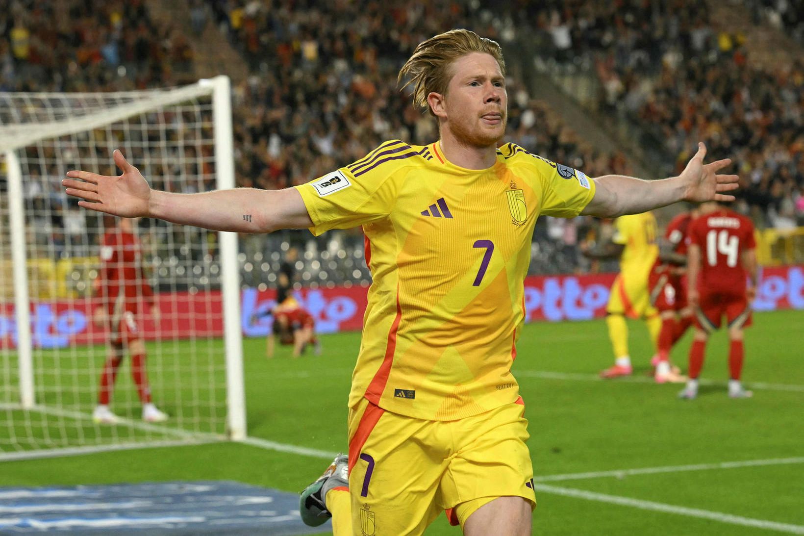 Kevin De Bruyne fagnar sigurmarkinu.