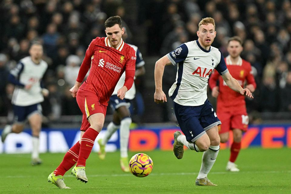 Andrew Robertson og Dejan Kulusevski.