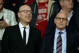 Avram Glazer og Joel Glazer, bræður og tveir eigenda Manchester United.