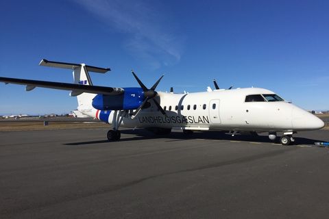 TF-SIF á Reykjavíkurflugvelli. Icelandair rekur fimm vélar af sömu tegund.