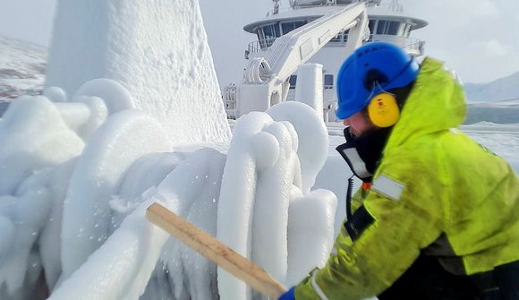 Barist við klakann á loðnuvertíð