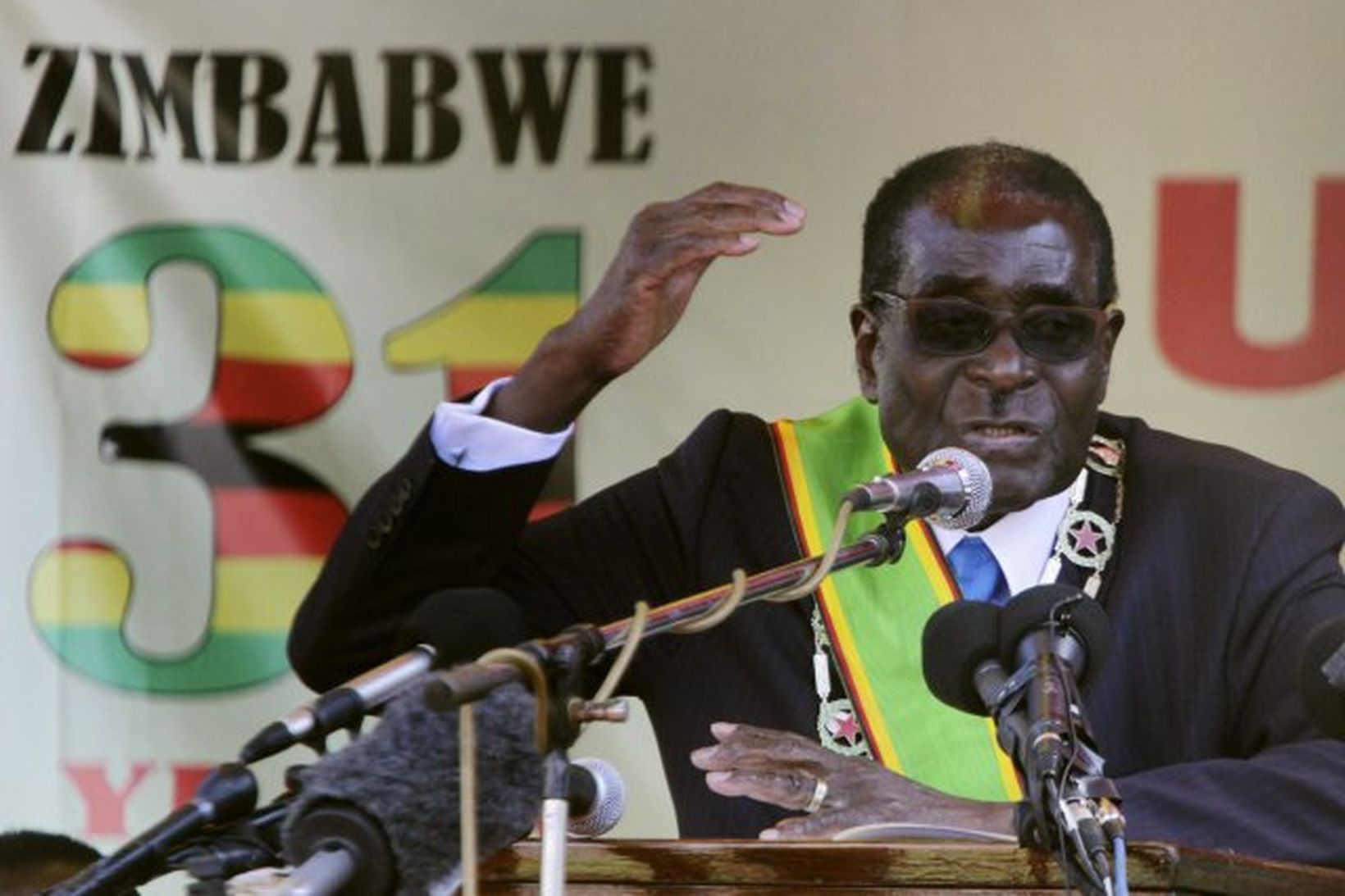 Robert Mugabe, forseti Zimbabwe, hefur hótað að hefna þess að …