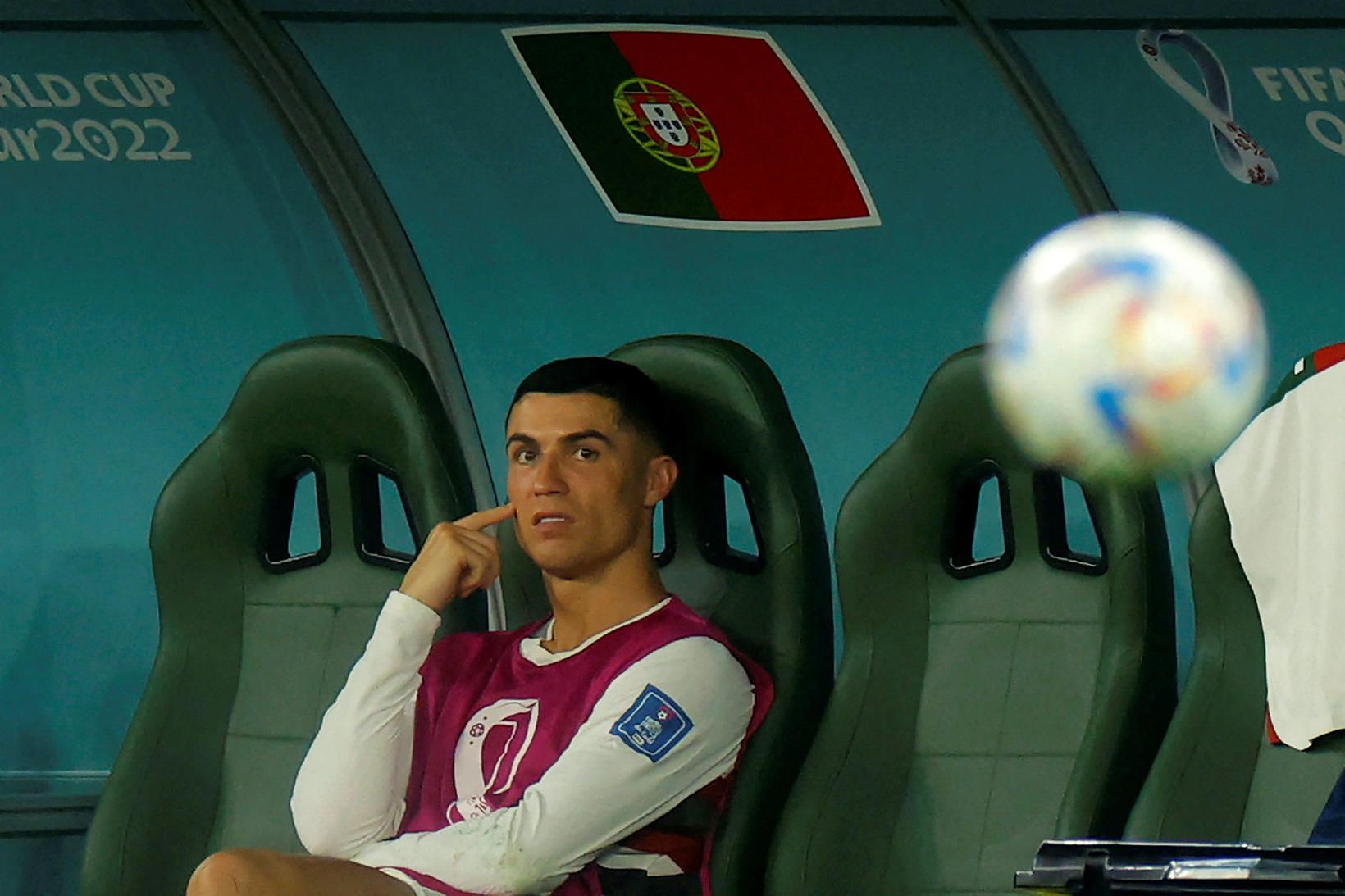 Cristiano Ronaldo sat á varamannabekknum síðustu 35 mínúturnar þegar Portúgal …