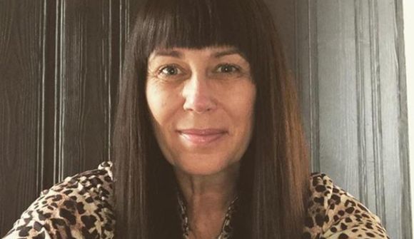 Hvetur fólk til þess að prjóna Ölmu