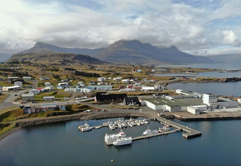 Djúpivogur in Múlaþing. Most of the roads are under the care of the Icelandic Road Administration.