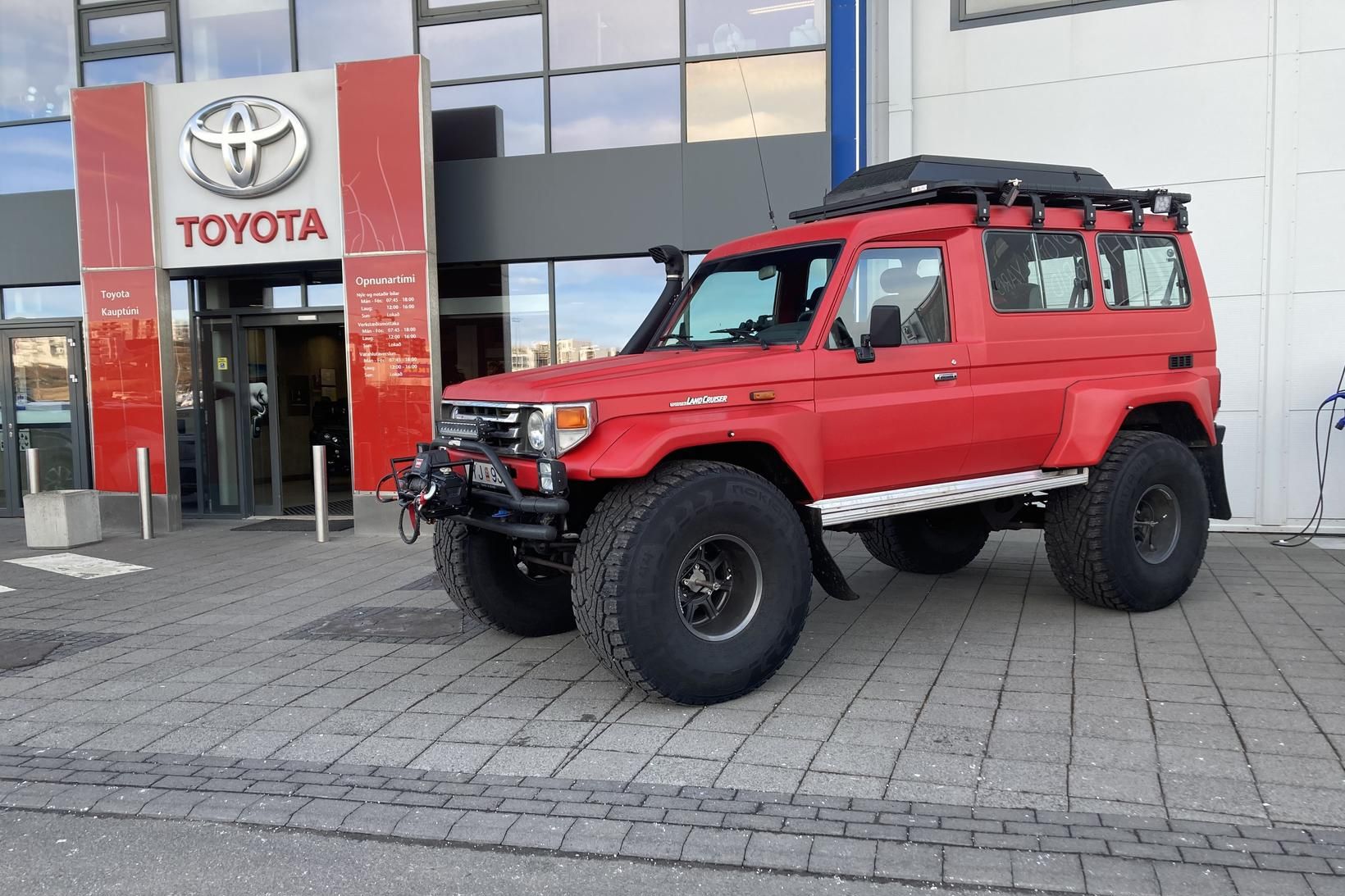 Toyota verður með sýningu á jeppum og sportjeppum í Kauptúni …