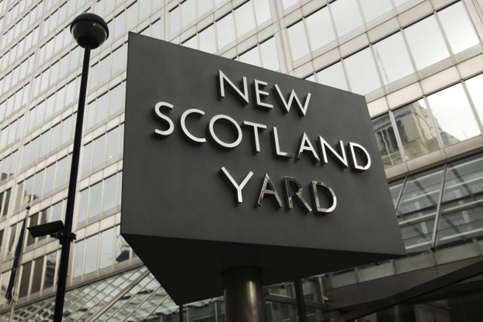 Rannsókninni er stýrt af kynferðisbrotadeild Scotland Yard.