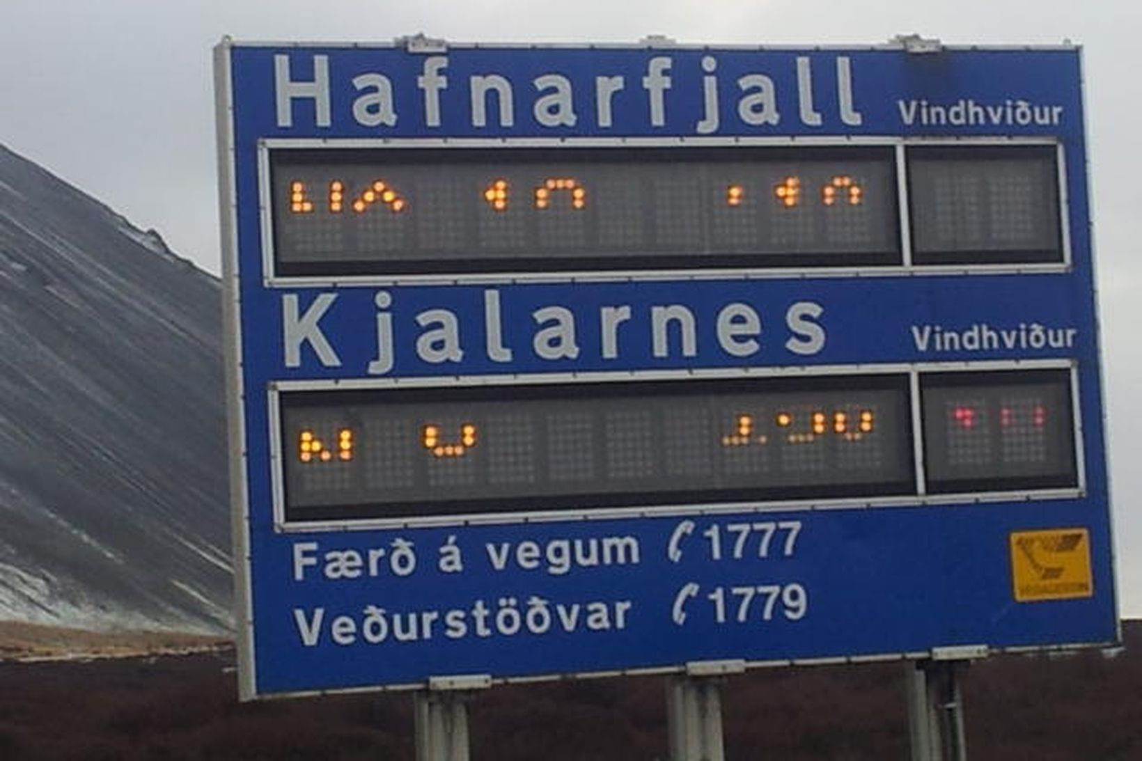 Hvasst er á Kjalarnesi og undir Hafnarfjalli.