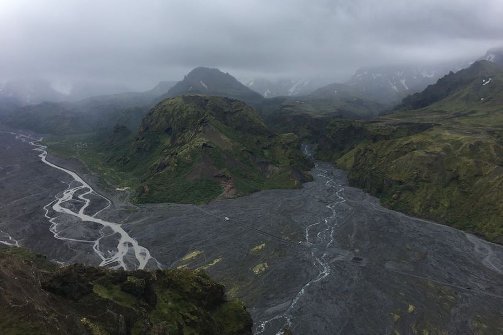 Slysið var við Steinholtsá á leið inn í Þórsmörk á …