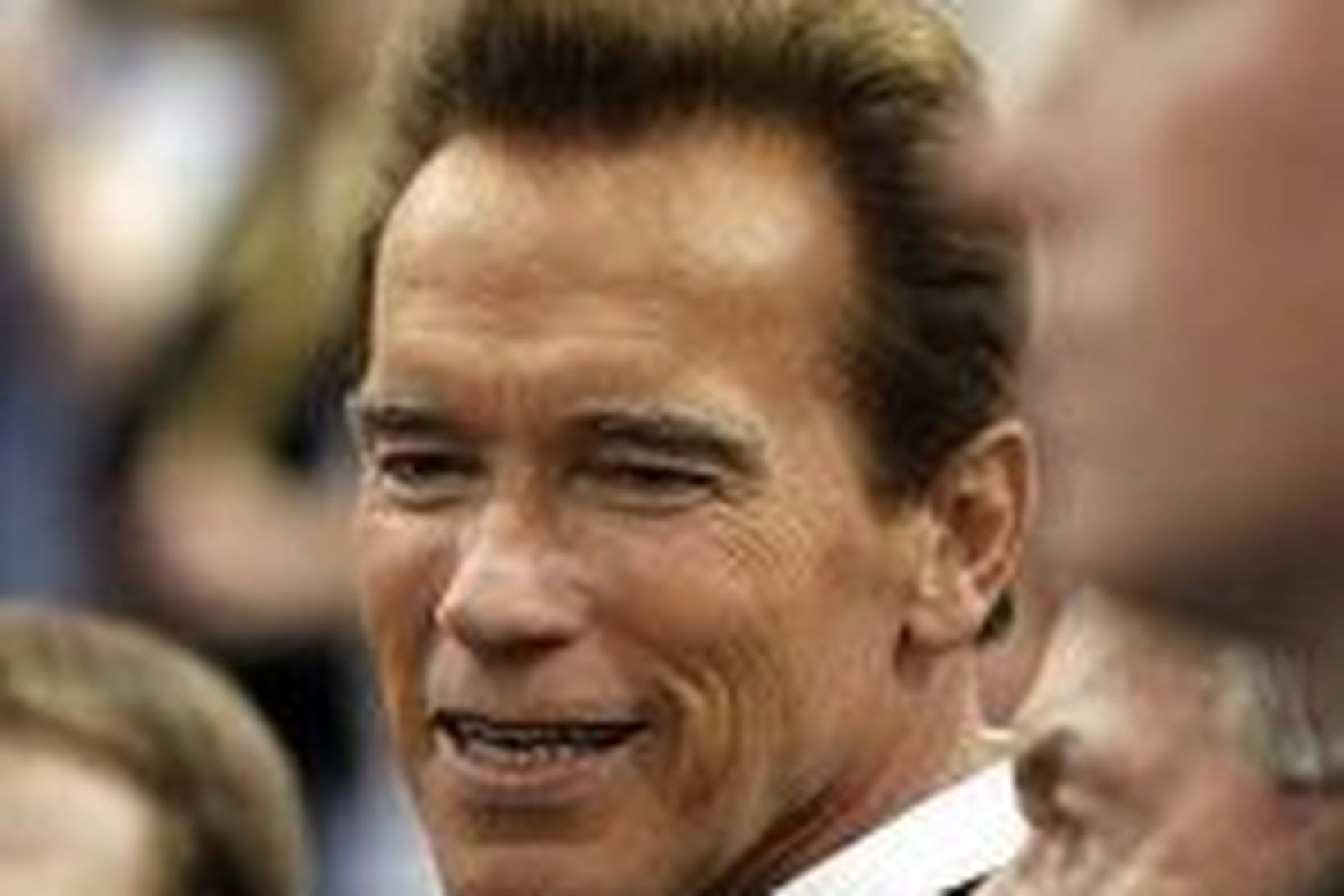 Arnold Schwarzenegger hefur boðið íhaldsmönnum í Bretlandi krafta sína.