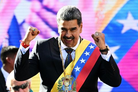 Nicolas Maduro var formlega innvígður sem forseti Venesúela í þriðja sinn í dag. Efasemdir eru …