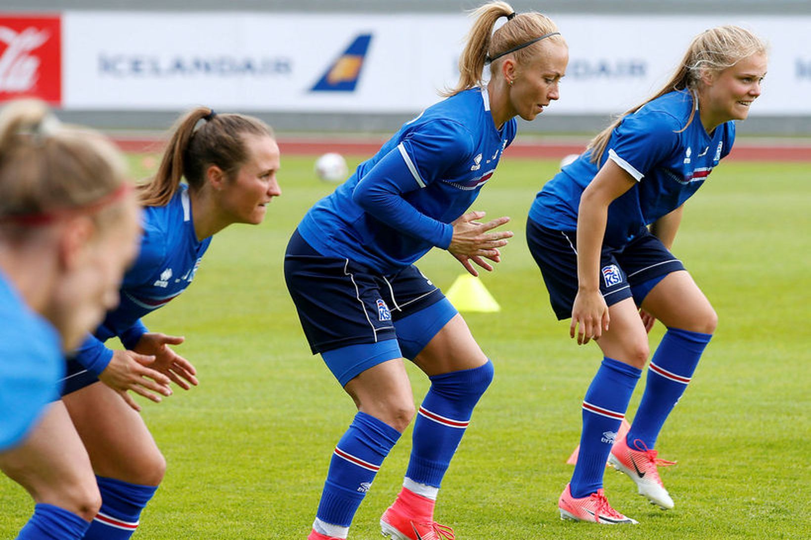 Fanndís Friðriksdóttir, Gunnhildur Yrsa Jónsdóttir, Agla María Albertsdóttir á æfingu …