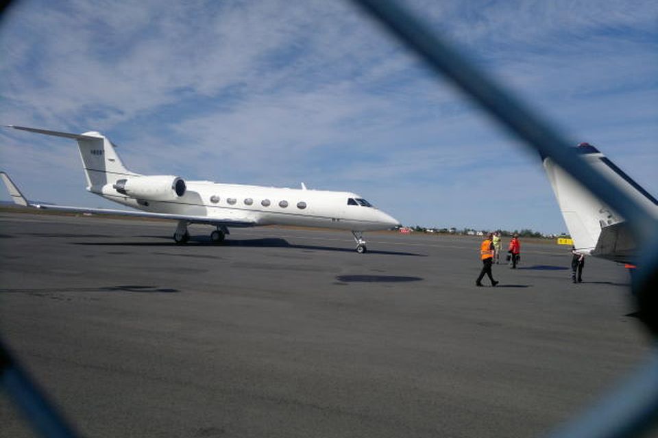 Einkaþota Tom Cruise á Reykjavíkurflugvelli.