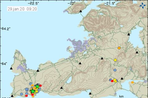 Seismic activity in Reykjanes. Green stars represent quakes in excess of magnitude 3.