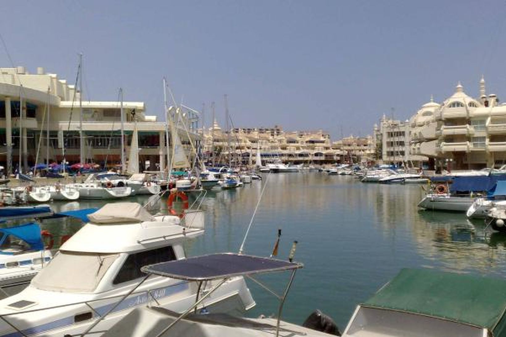 Smábátahöfnin í Benalmádena á Costa del Sol.