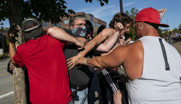 Einn drepinn í átökum milli hópa í Portland