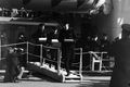 Handrit Konungsbók eddukvæða og Flateyjarbók í tveimur bindum bornar á land við Reykjavíkurhöfn síðasta vetrardag 1971.