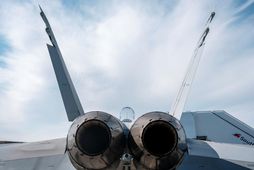 Flugsveit spænska flug­hers­ins er hér á landi til að sinna loft­rým­is­gæslu Atlants­hafs­banda­lags­ins (NATO). Flugsveitin samanstendur …