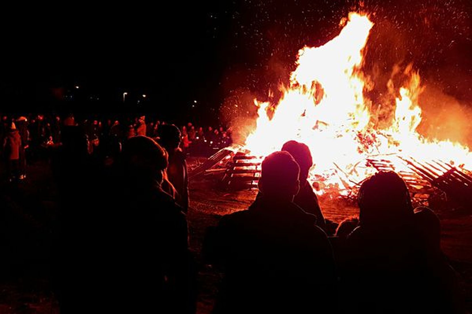 Kveikt verður í áramótabrennum á tíu stöðum í Reykjavík í …