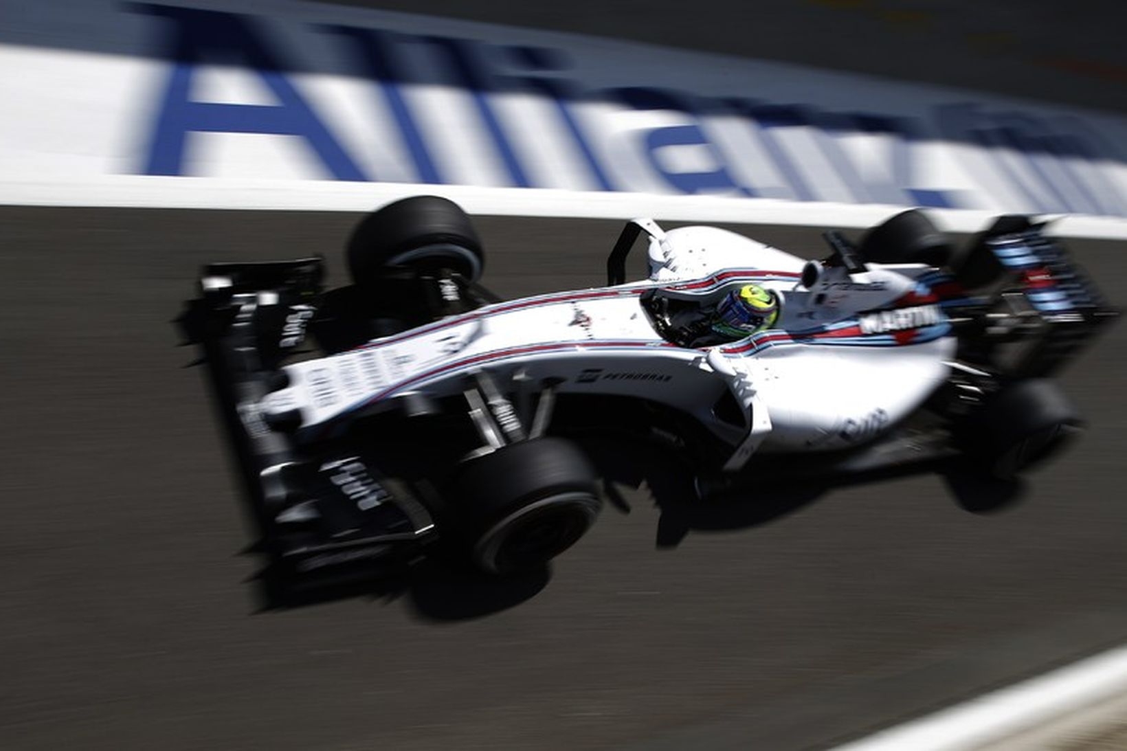 Felipe Massa á Williamsbílnum í tímatökunni í Silverstone í dag.