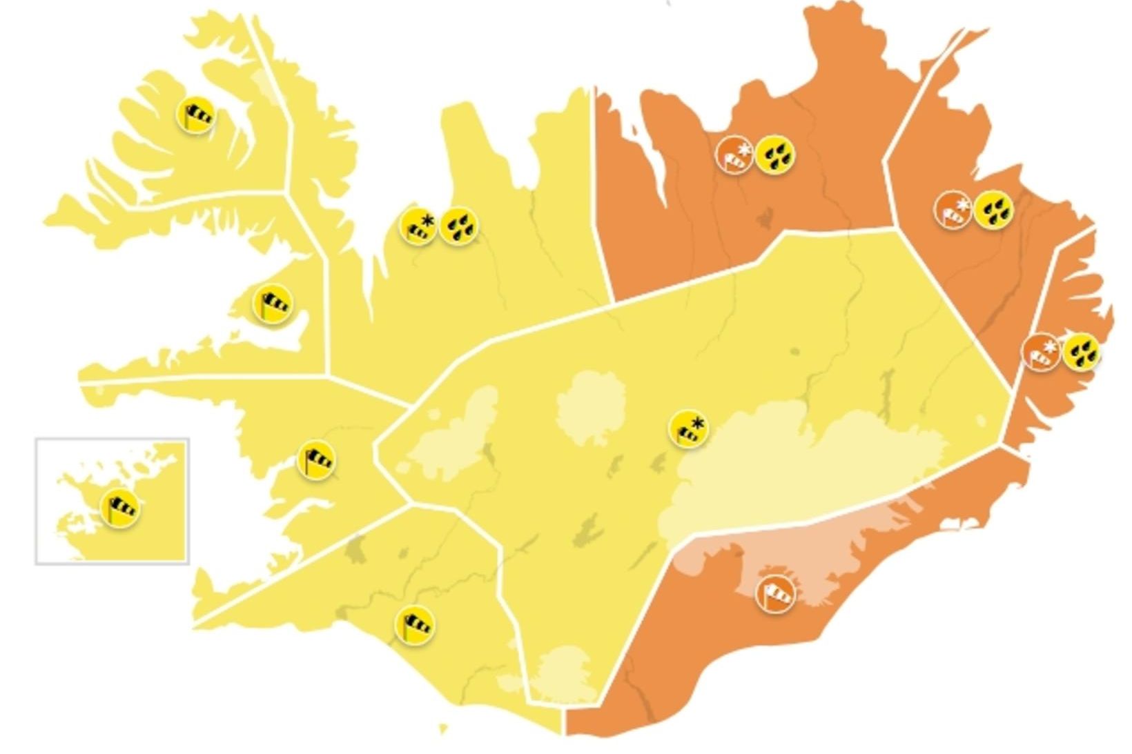 Gular og appelsínugular veðurviðvaranir eru í gildi um allt land …