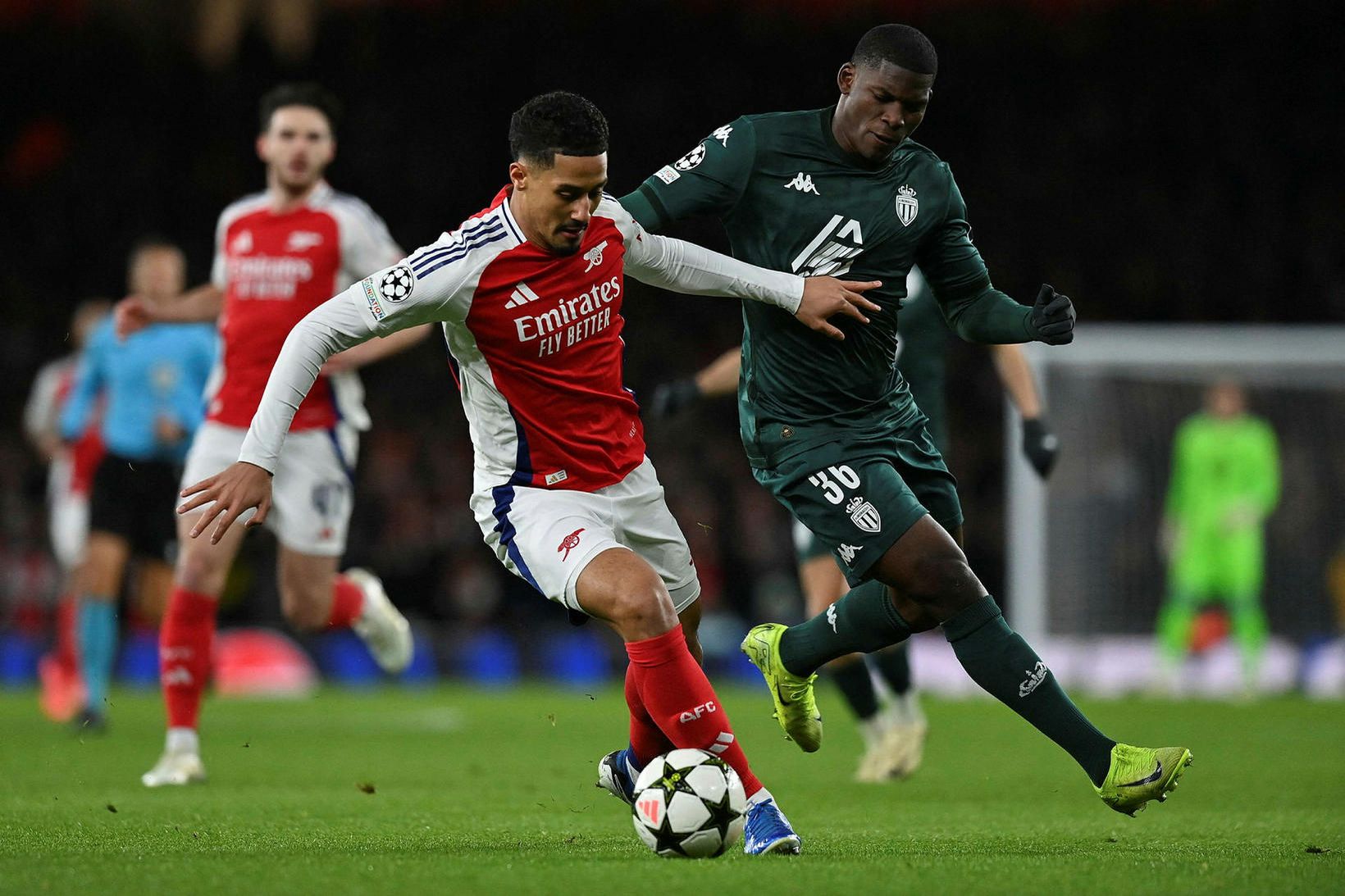 William Saliba hjá Arsenal og Breel Embolo hjá Mónakó í …